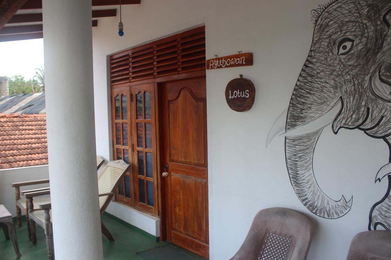 Julie Guest House Tangalle Buitenkant foto