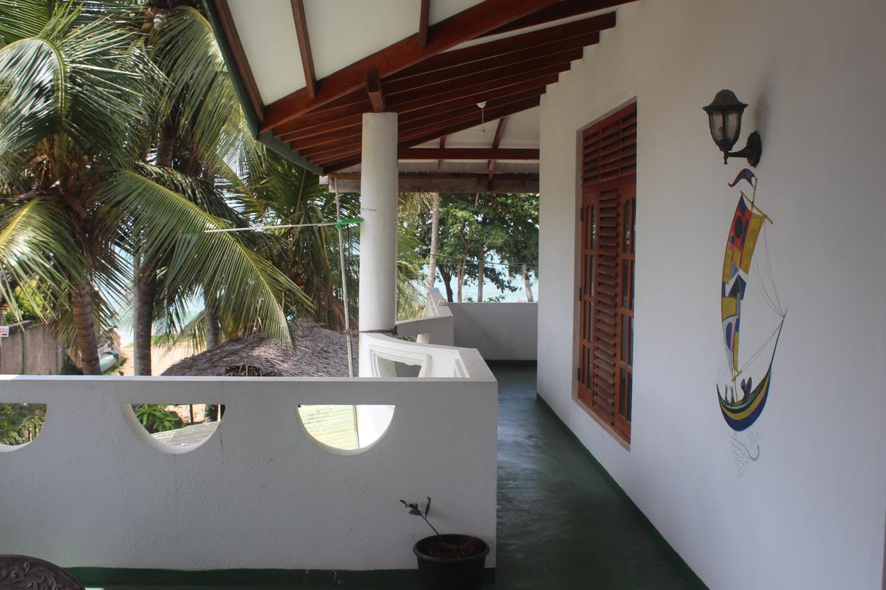 Julie Guest House Tangalle Buitenkant foto