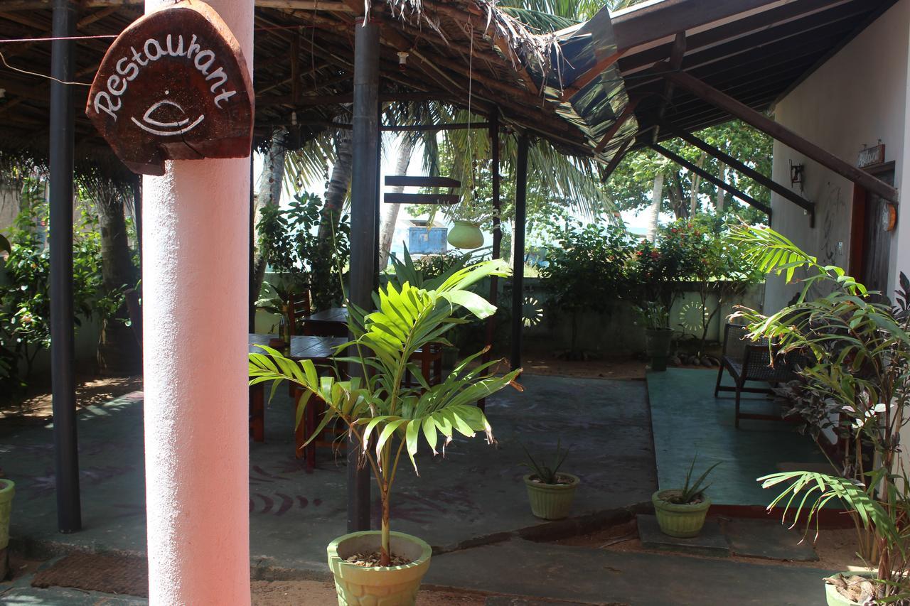 Julie Guest House Tangalle Buitenkant foto
