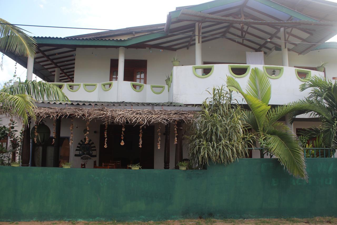 Julie Guest House Tangalle Buitenkant foto