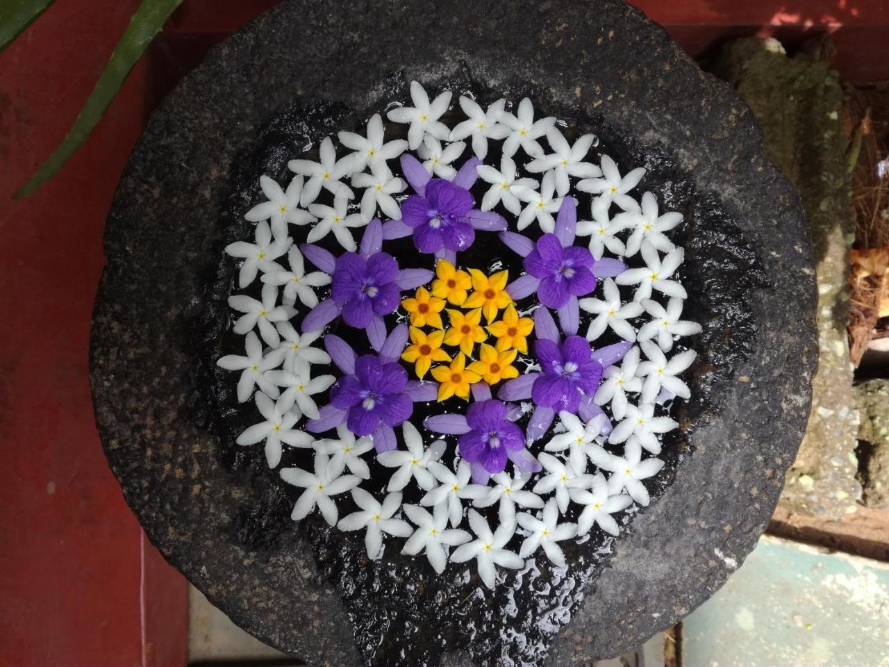 Julie Guest House Tangalle Buitenkant foto