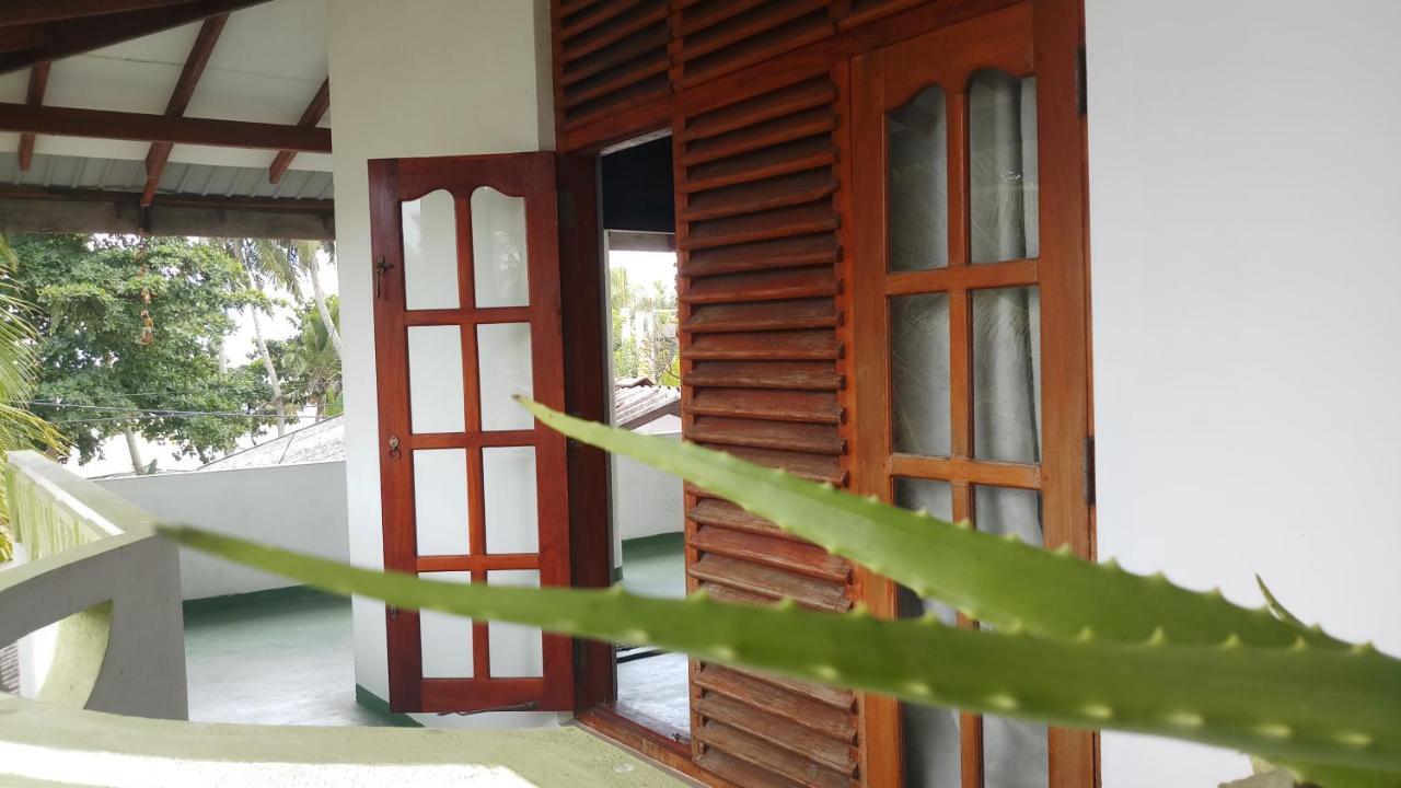 Julie Guest House Tangalle Buitenkant foto
