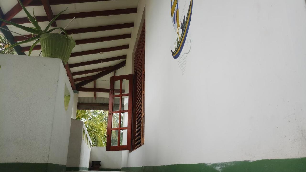 Julie Guest House Tangalle Buitenkant foto